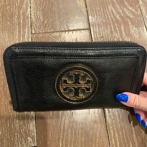 Tory Burch Zip Continental Wallet